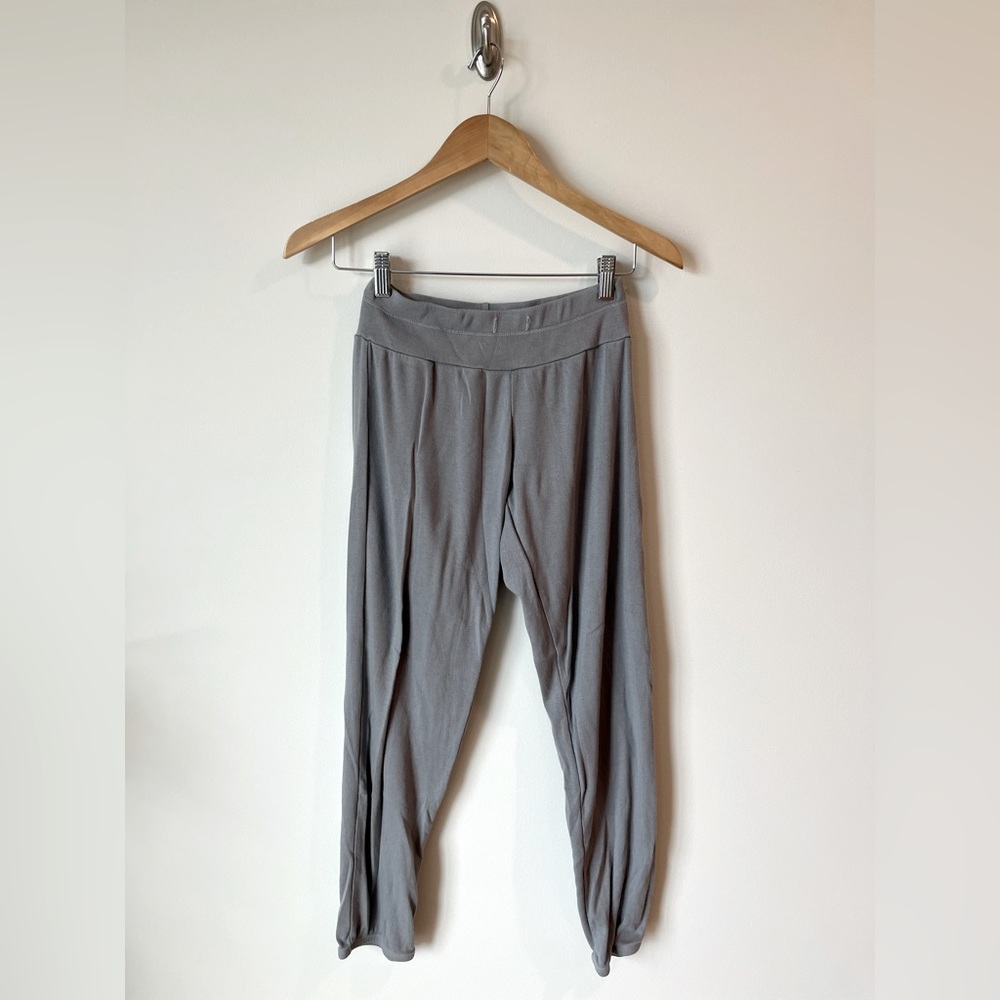 PJ Harlow grey pajama set, size xs.